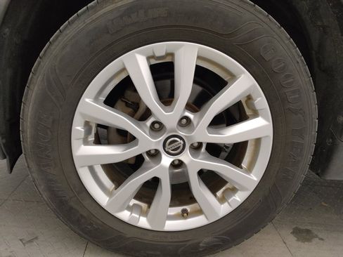 Used 2018 Nissan Rogue SV image 31