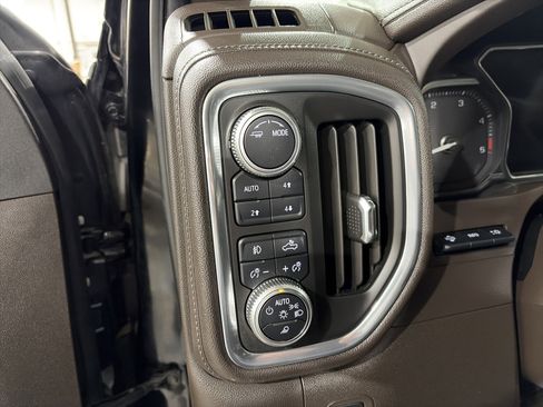 Used 2020 GMC Sierra 2500 Denali w/ Denali Ultimate Package image 34