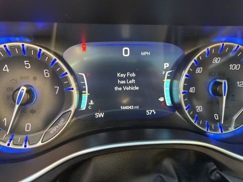 Used 2017 Chrysler Pacifica Limited image 12