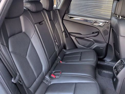 Certified 2026 Porsche Macan AWD/4WD image 24