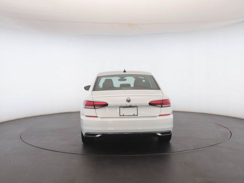 Used 2022 Volkswagen Passat 2.0T SE FWD image 21