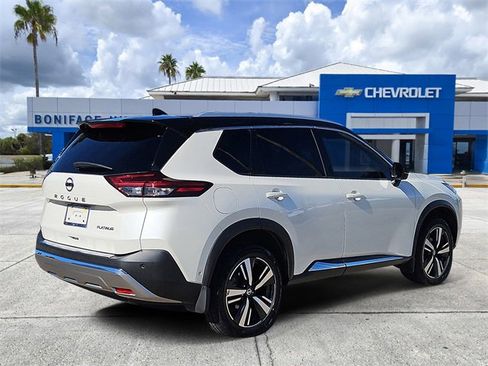 Used 2021 Nissan Rogue Platinum image 4