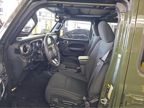 Used 2023 Jeep Wrangler Unlimited Rubicon 4xe AWD/4WD image 4