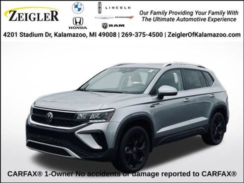 Used 2022 Volkswagen Taos SE w/ Driver Assistance Package AWD/4WD image 1