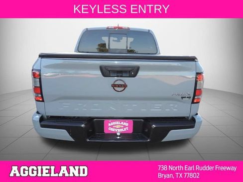 Used 2022 Nissan Frontier Pro-X RWD image 5