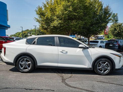 Used 2025 Kia K4 FWD image 3
