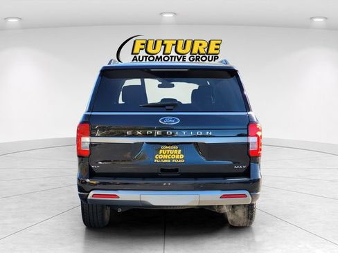 Certified 2024 Ford Expedition Max XLT image 7