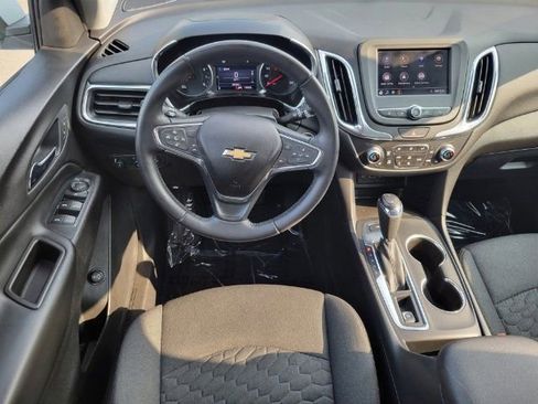 Used 2020 Chevrolet Equinox LT image 3