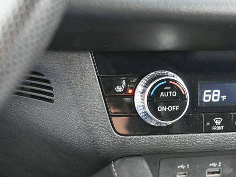 Used 2022 Mitsubishi Outlander SE image 24