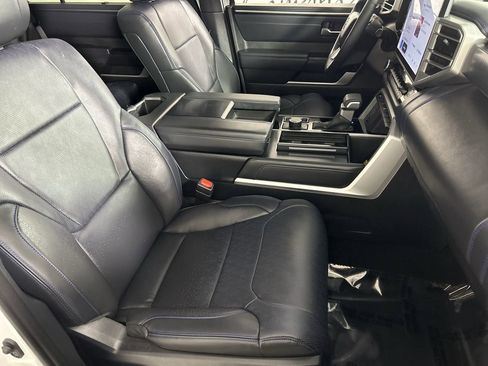 Used 2025 Toyota Sequoia Platinum image 27