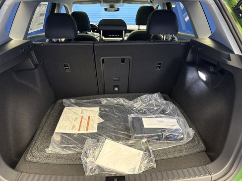 New 2026 Volkswagen Taos SE image 27