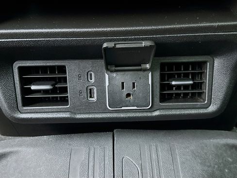 Used 2024 GMC Sierra 1500 Elevation w/ LPO, Elevation Black Package image 16