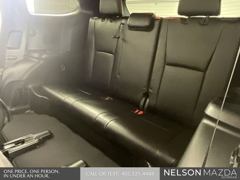 Used 2022 Toyota Highlander XSE FWD image 29