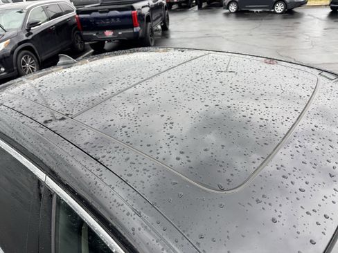 Used 2018 BMW 750i xDrive image 44