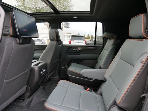 New 2026 GMC Yukon XL AT4 w/ AT4 Premium Plus Package AWD/4WD image 7