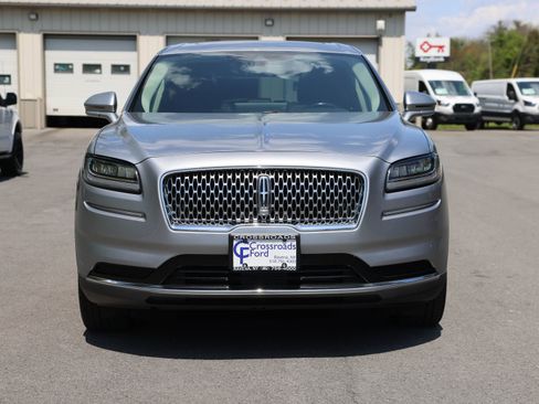 Used 2023 Lincoln Nautilus Reserve AWD/4WD image 2