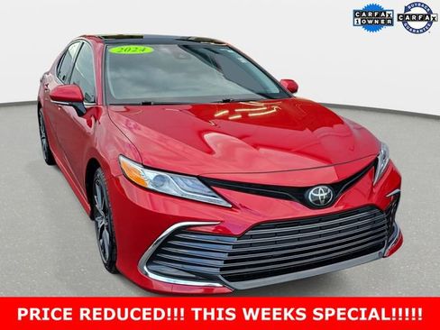 Used 2024 Toyota Camry XLE FWD image 3