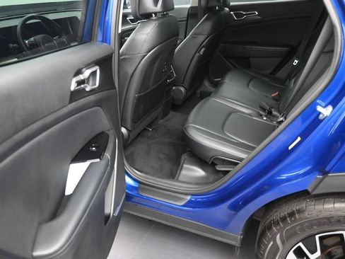 Used 2023 Kia Sportage EX FWD image 11