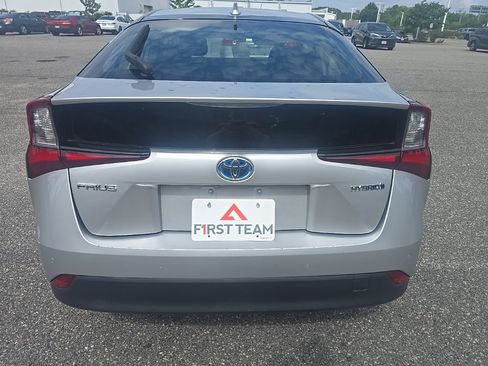 Used 2019 Toyota Prius LE FWD image 6
