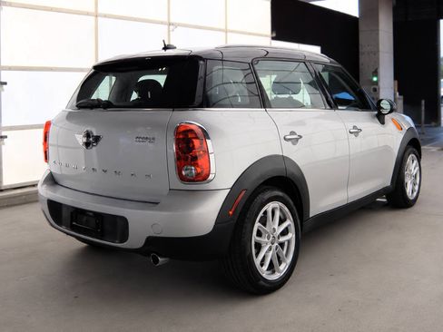 Used 2016 MINI Cooper Countryman FWD image 2
