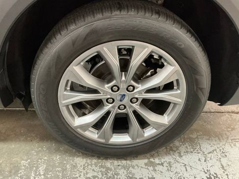 Used 2022 Ford Explorer Limited w/ Equipment Group 301A RWD image 11