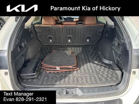 Used 2022 Subaru Outback Touring XT AWD/4WD image 11