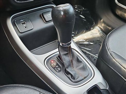 Used 2019 Jeep Compass Latitude w/ Popular Equipment Group FWD image 18