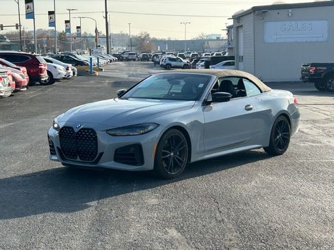 Used 2022 BMW M440i Convertible w/ Premium Package image 9