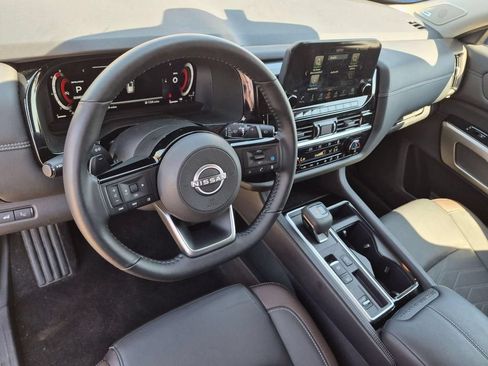 Used 2025 Nissan Pathfinder Platinum w/ Cargo Package FWD image 12