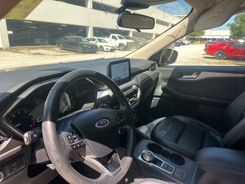 Used 2020 Ford Escape SEL image 17