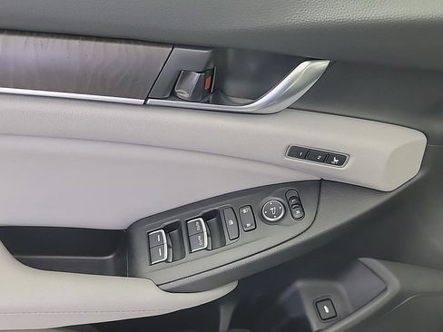 Used 2020 Honda Accord EX-L image 35