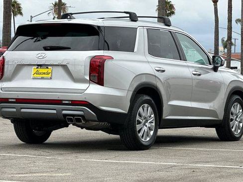 Certified 2025 Hyundai Palisade SEL FWD image 4