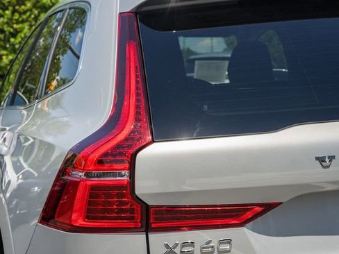Used 2023 Volvo XC60 B5 Ultimate w/ Climate Package AWD/4WD image 7