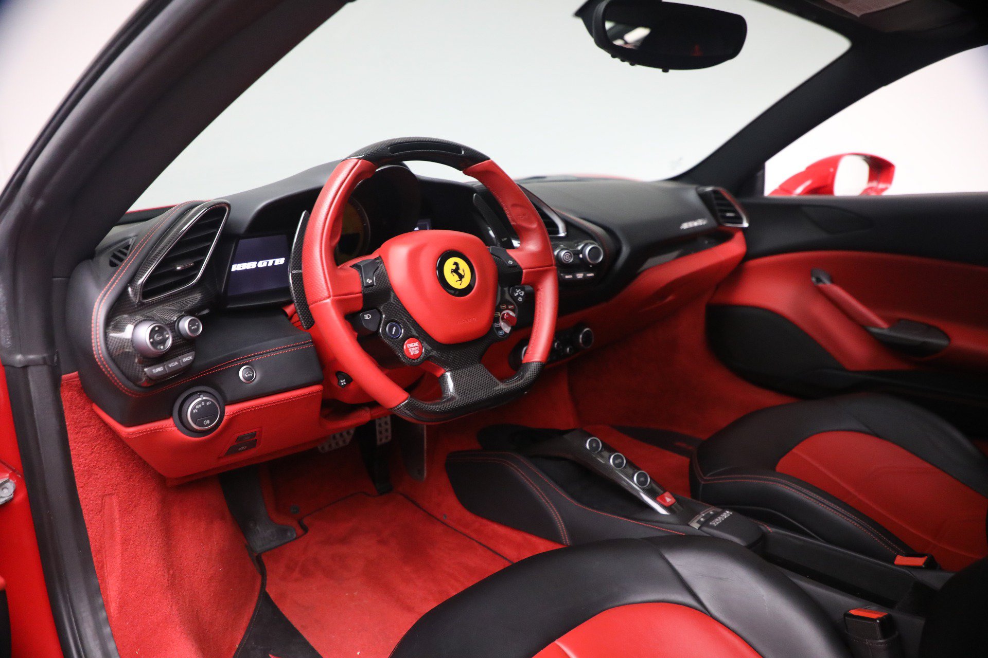 Certified 2018 Ferrari 488 GTB RWD image 15