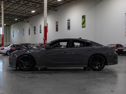 Used 2019 Dodge Charger Scat Pack w/ Plus Group RWD image 3