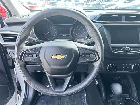 Used 2021 Chevrolet TrailBlazer LS FWD image 18