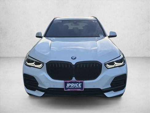 Used 2022 BMW X5 xDrive40i w/ Premium Package image 2