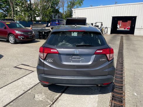 Used 2018 Honda HR-V LX image 6