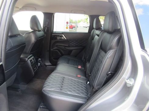 Used 2022 Mitsubishi Outlander SEL image 19