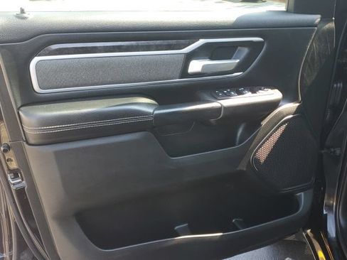 Used 2022 RAM 1500 Big Horn w/ Night Edition AWD/4WD image 5