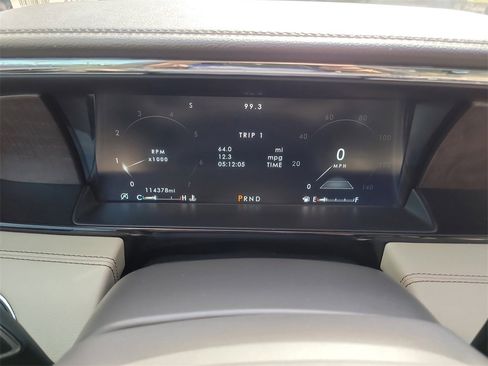 Used 2019 Lincoln Navigator Reserve image 30