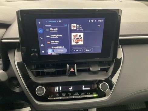 Used 2024 Toyota Corolla Cross SE w/ Moonroof Package image 17