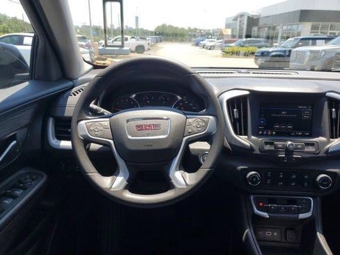 Used 2024 GMC Terrain SLE AWD/4WD image 15