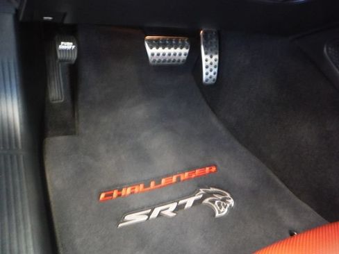 Used 2022 Dodge Challenger SRT Hellcat RWD image 21