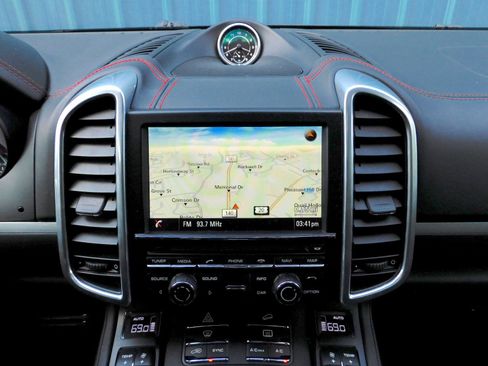 Used 2016 Porsche Cayenne GTS AWD/4WD image 11