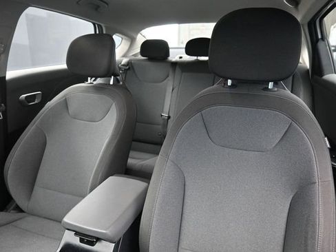 Used 2025 Kia K4 LXS image 16