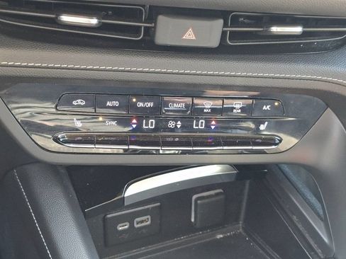 Used 2023 Buick Envision Preferred AWD/4WD image 5