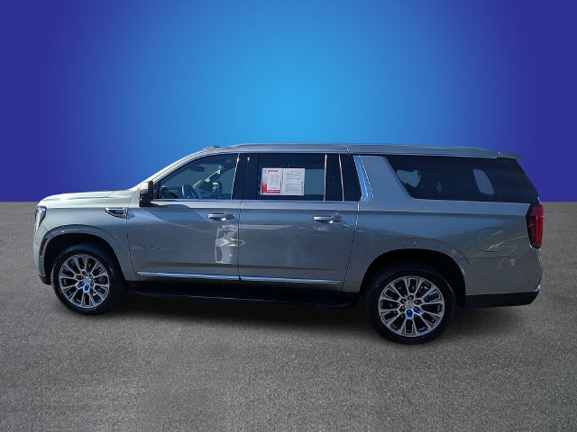 Used 2025 GMC Yukon XL Denali AWD/4WD image 2