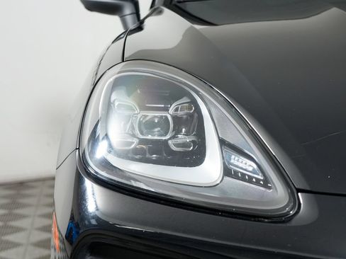 Certified 2023 Porsche Cayenne AWD/4WD image 11