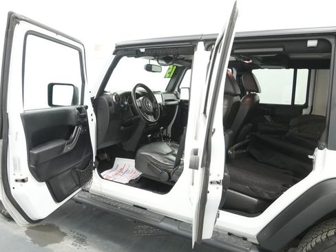Used 2015 Jeep Wrangler Unlimited Sport w/ Quick Order Package 24S AWD/4WD image 18